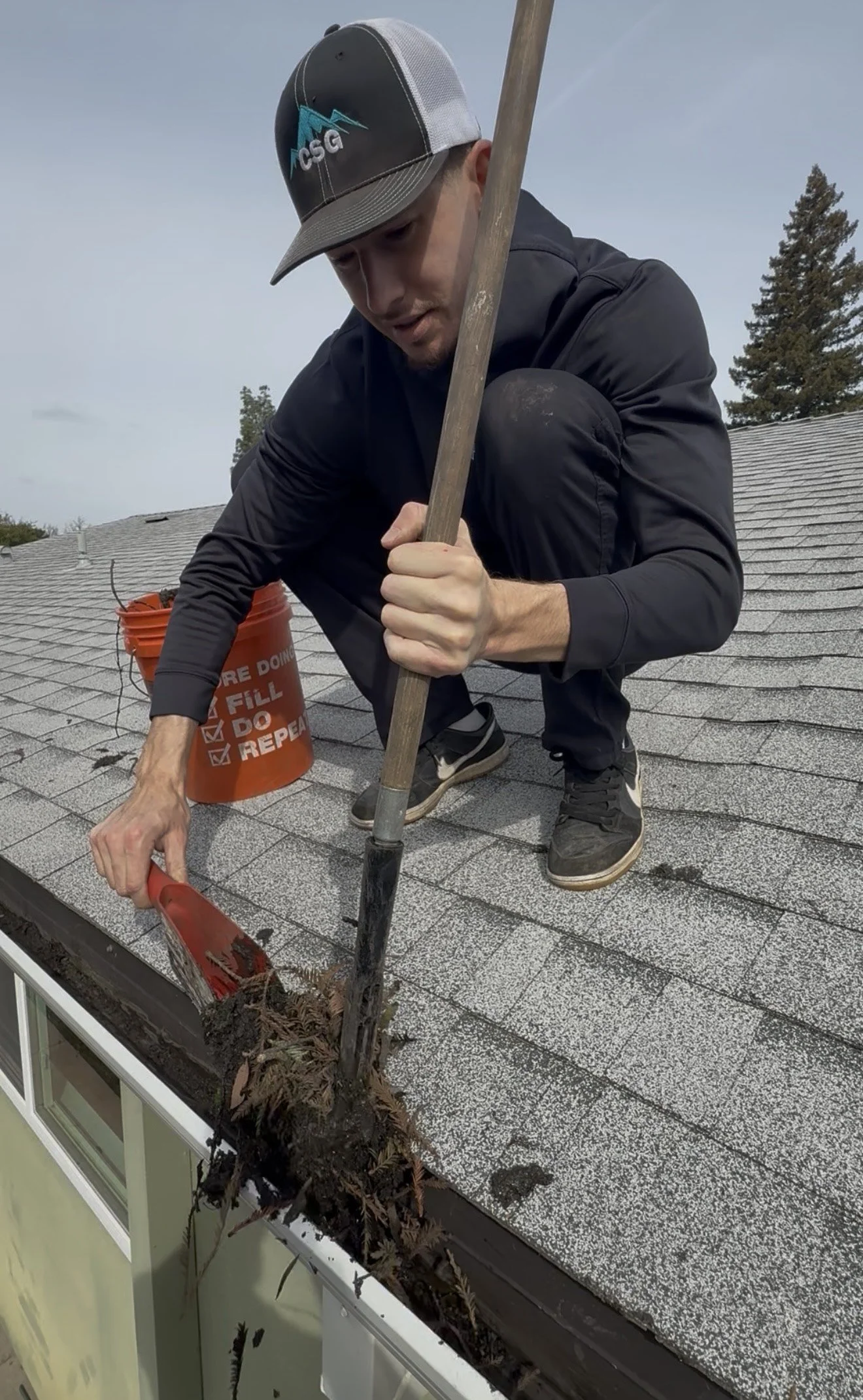 Gutter Cleaning in Elk Grove and Sacramento
